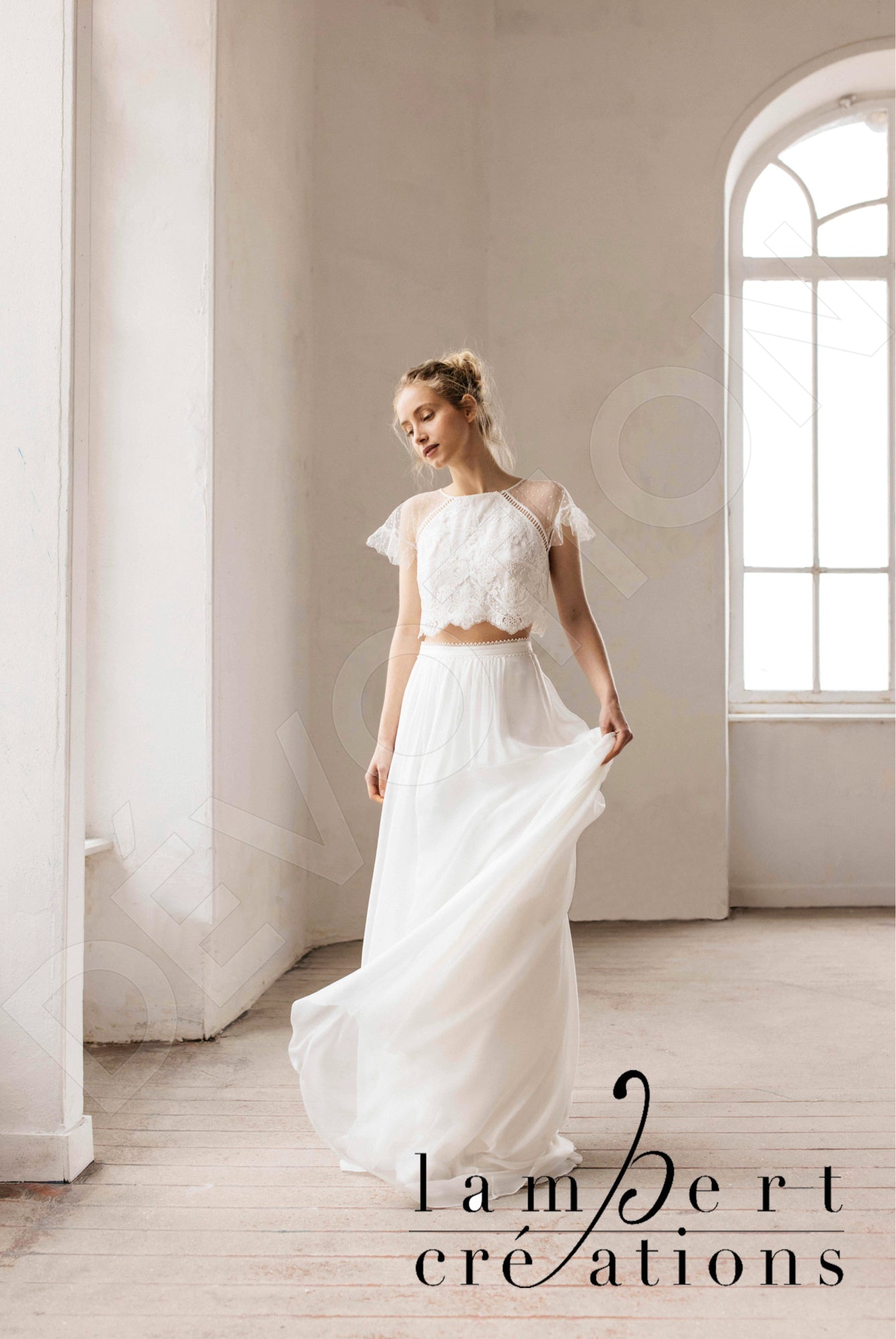 Alisée Full back A-line Short/ Cap sleeve Wedding Dress 6