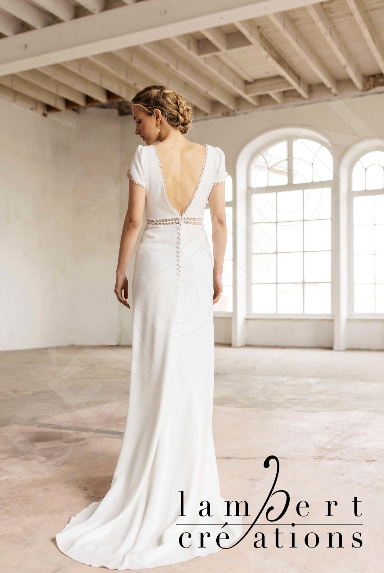 Embruns A-line V-neck Ivory Wedding dress