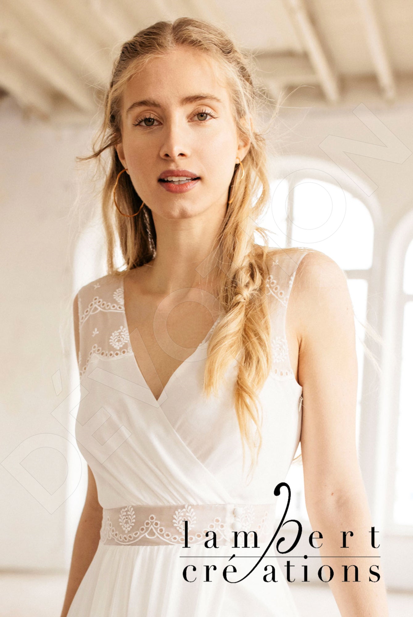 Oural A-line V-neck Ivory Wedding dress