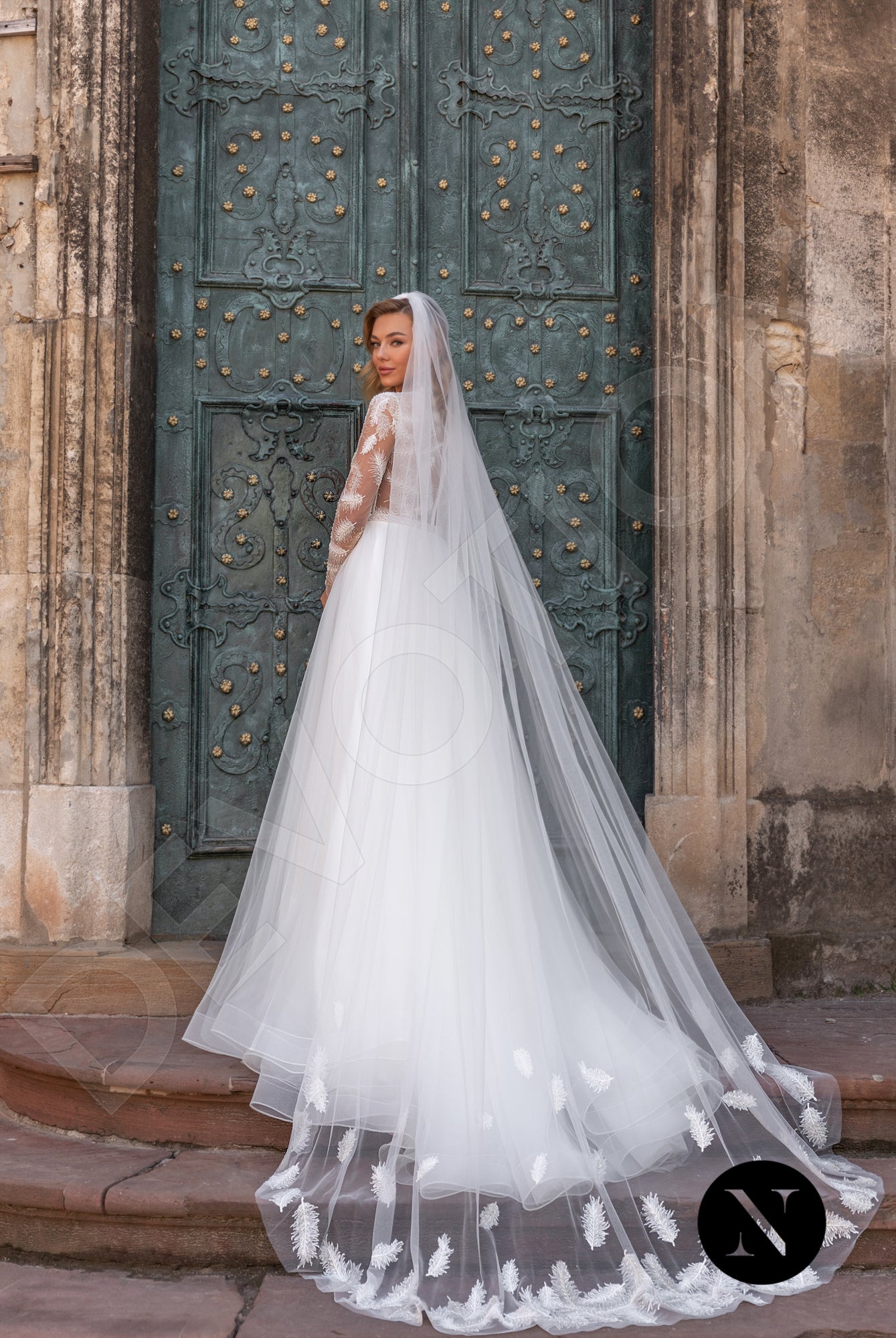 Lilou Full back A-line Long sleeve Wedding Dress 7