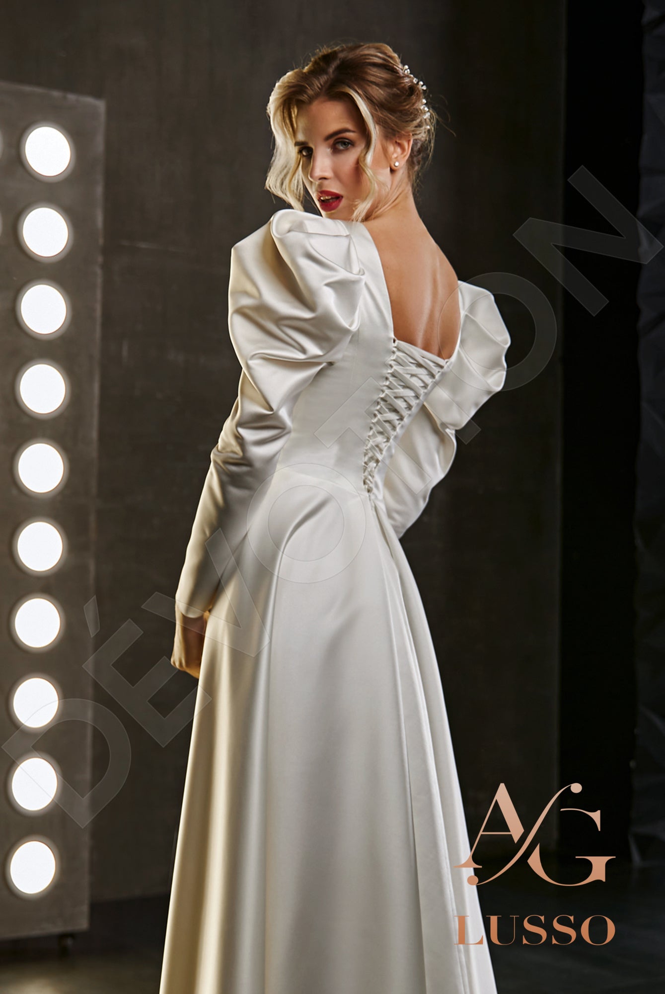 Gisele A-line Square Milk Wedding dress