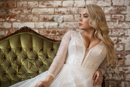 Ruslana Full back A-line Long sleeve Wedding Dress 4