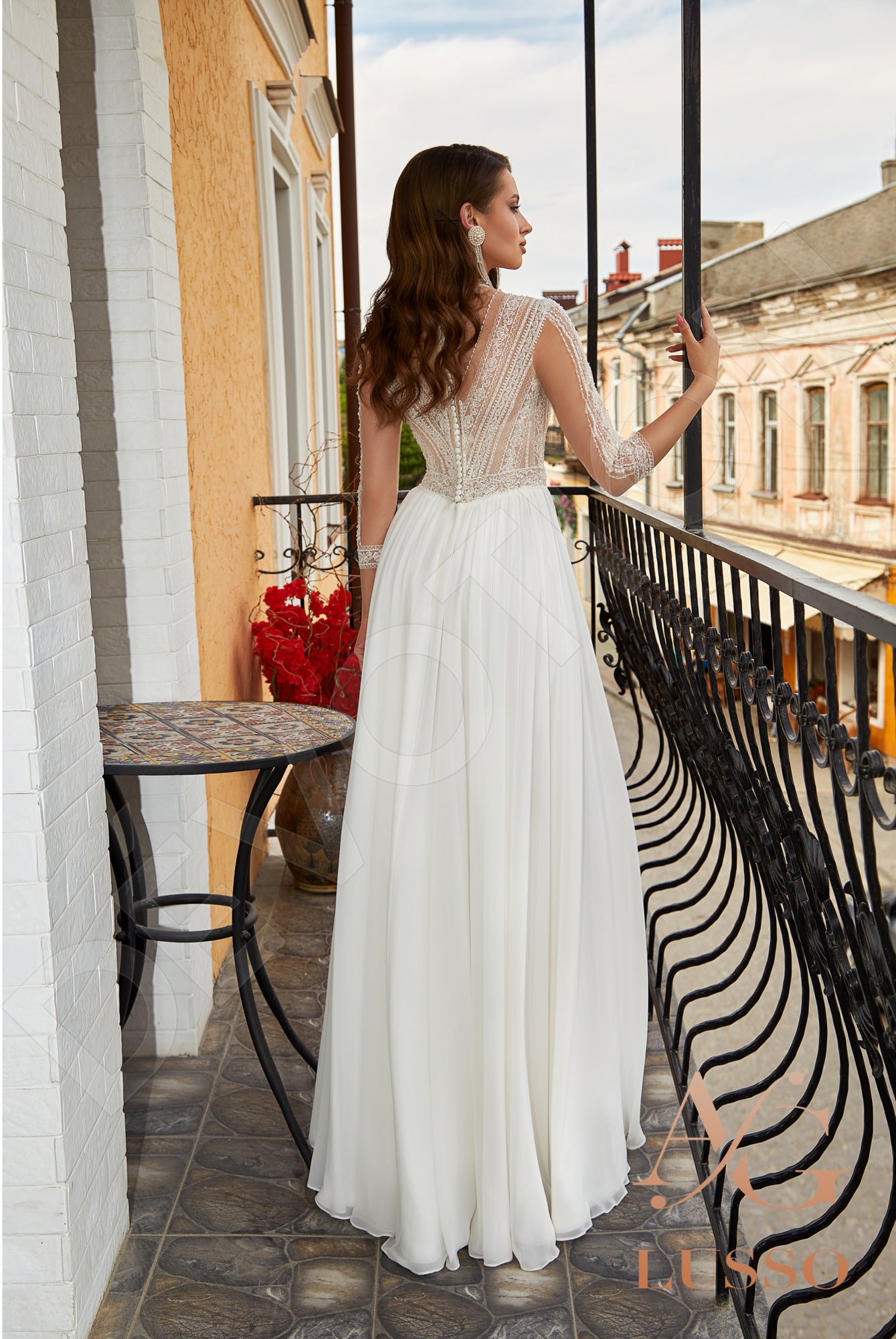Gellena A-line High neck Milk Wedding dress