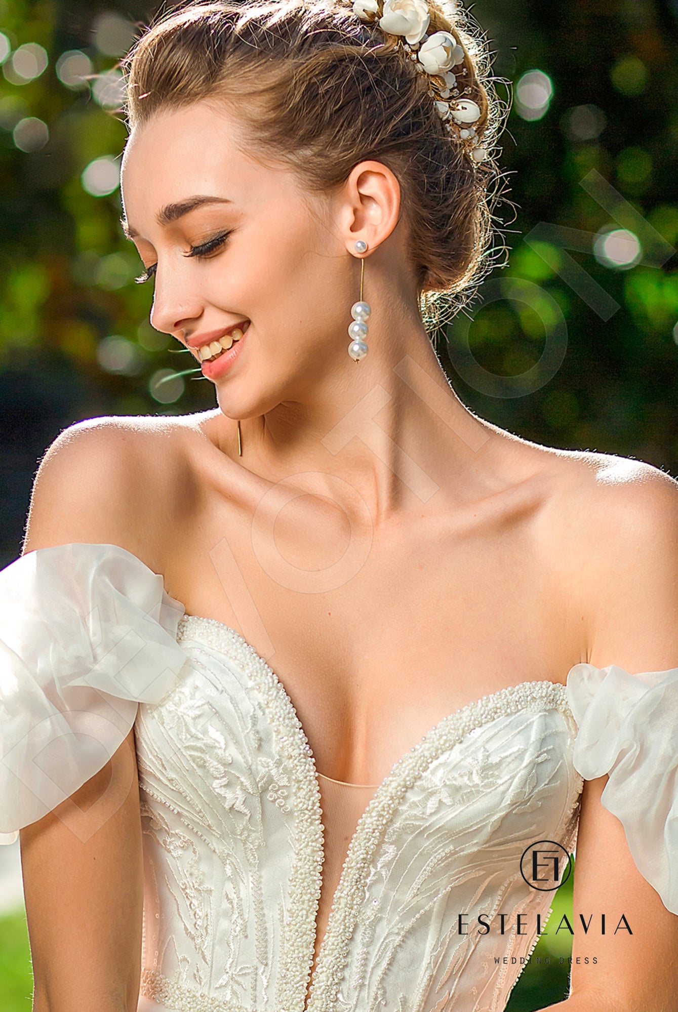 Adelina A-line Off-shoulder/Drop shoulders Milk Wedding dress