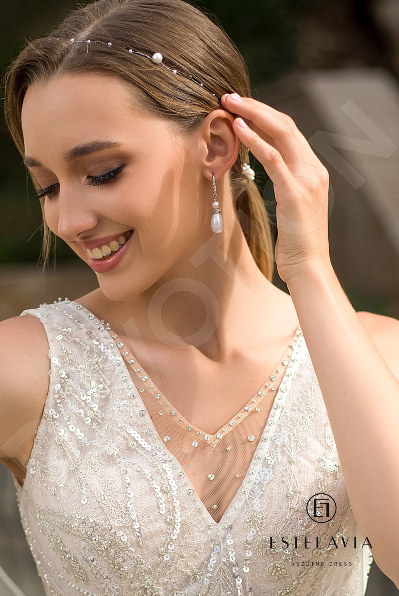 Laurencia Trumpet/Mermaid V-neck Milk Cappuccino Wedding dress