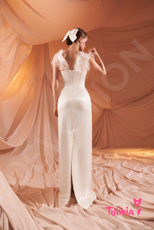Iteliya Sheath/Column Sweetheart Ivory Wedding dress