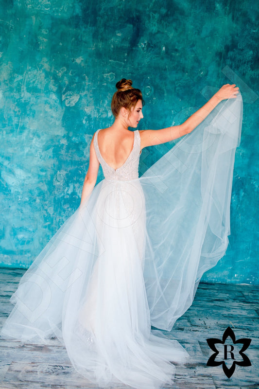 Ramiela Sheath/Column V-neck Nude Milk Silver Wedding dress