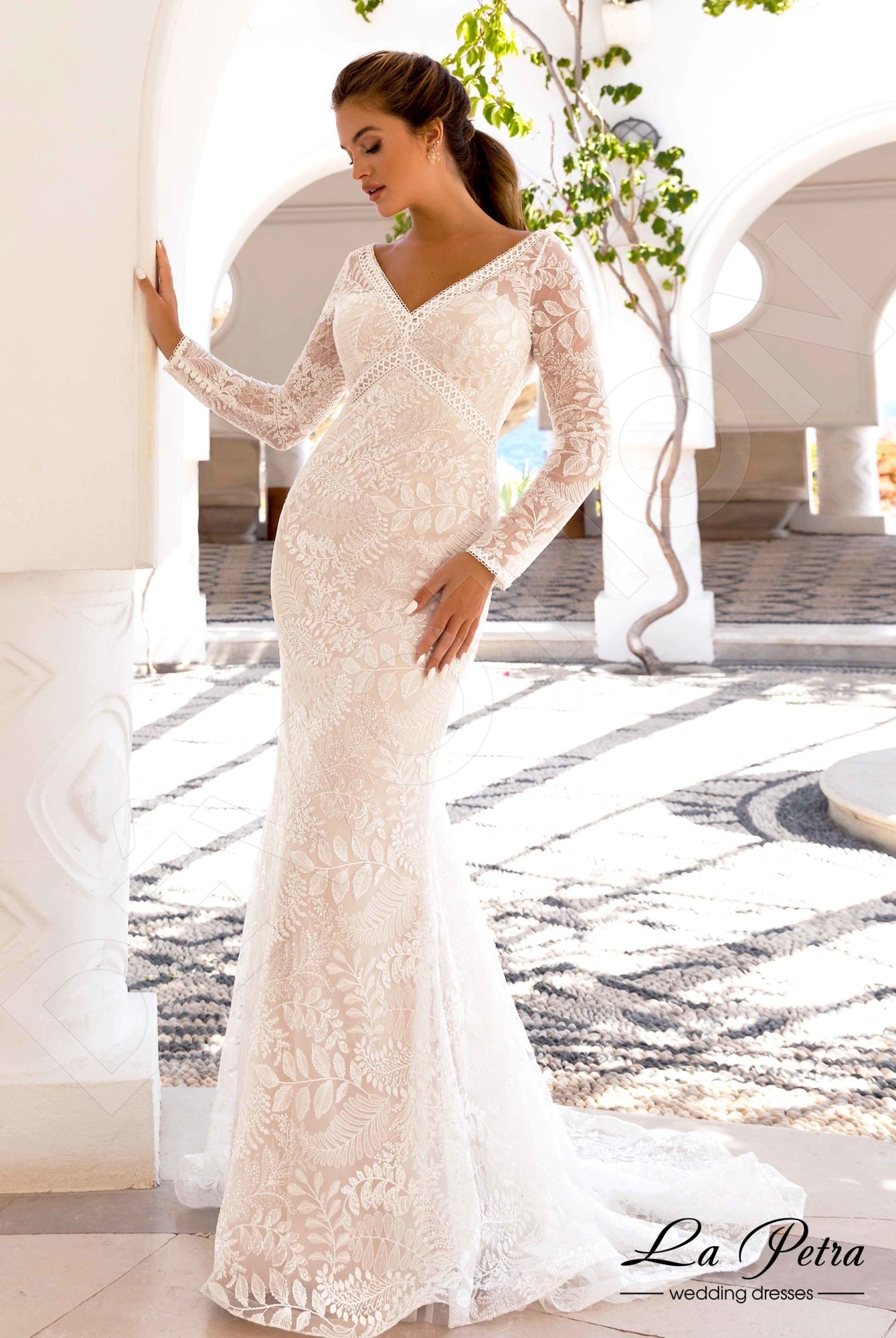 Zeri Trumpet/Mermaid V-neck Milk Wedding dress