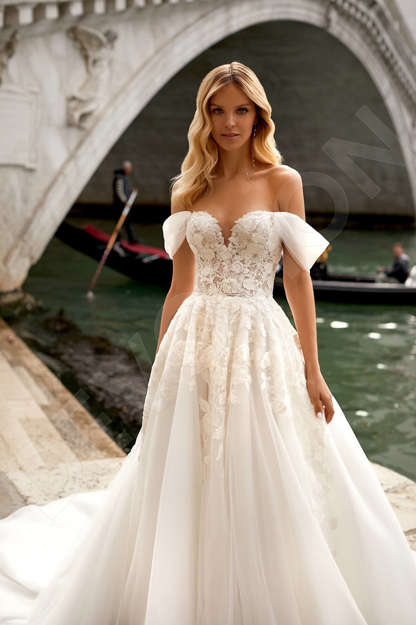 Santana Princess/Ball Gown Off-shoulder/Drop shoulders Ivory Wedding dress