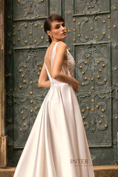 Ide A-line Deep V-neck Milk Wedding dress