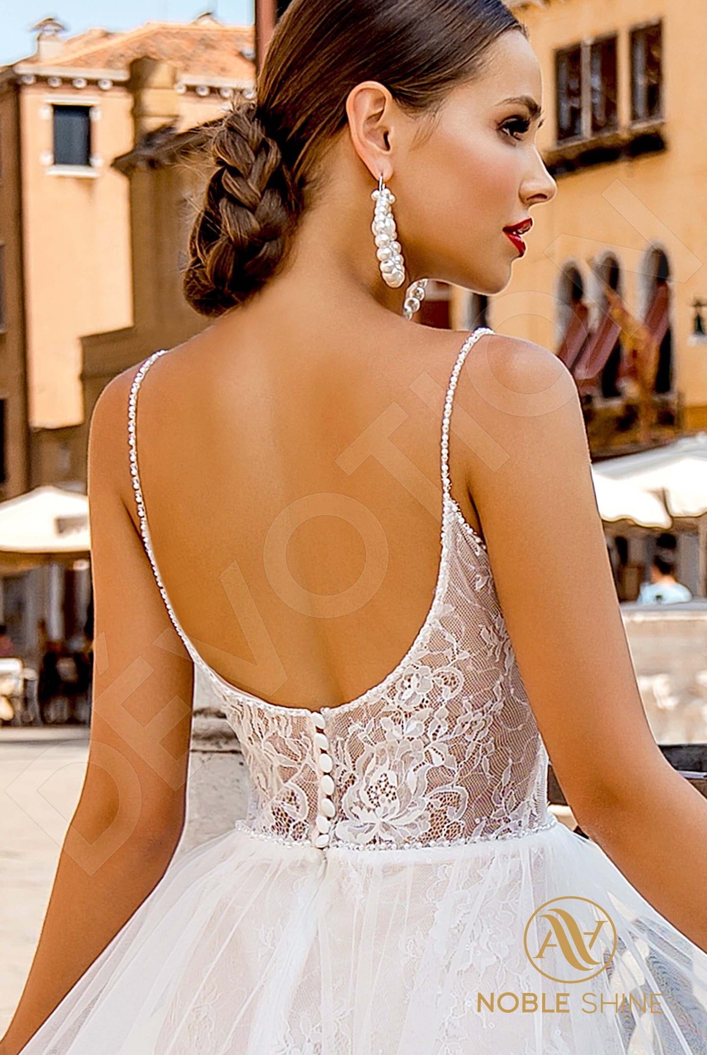 Noemi Open back A-line Straps Wedding Dress 4