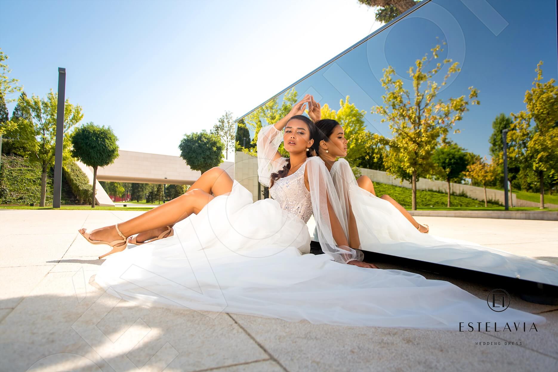 Nel A-line Square Milk Wedding dress